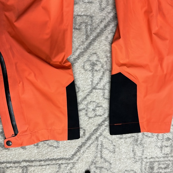 Patagonia Coral Waterproof Rainpants - Picture 5 of 10